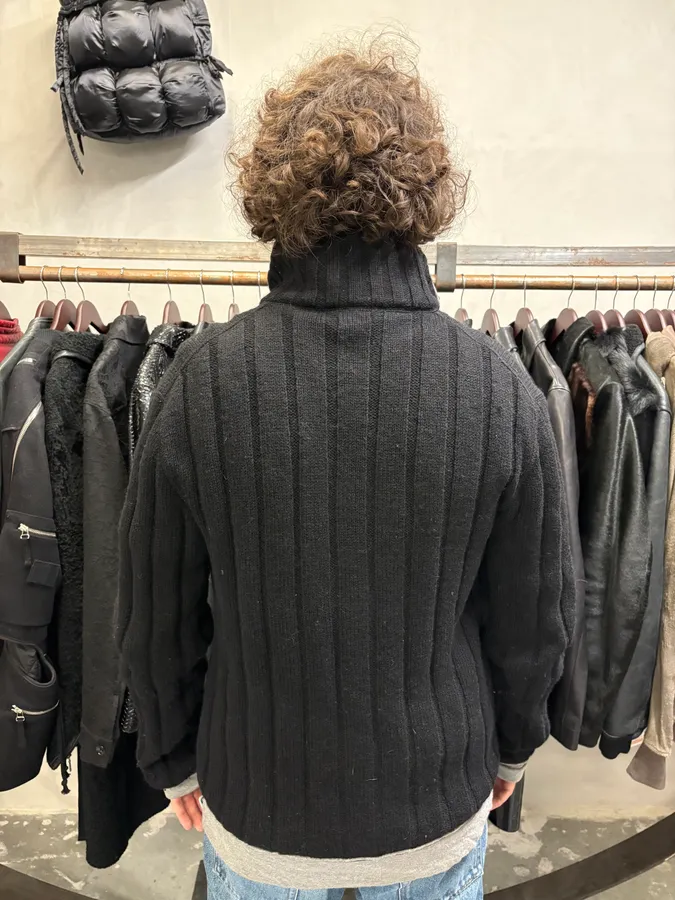 2000s Dolce & Gabbana Black Wool Zip Sweater - Image 3