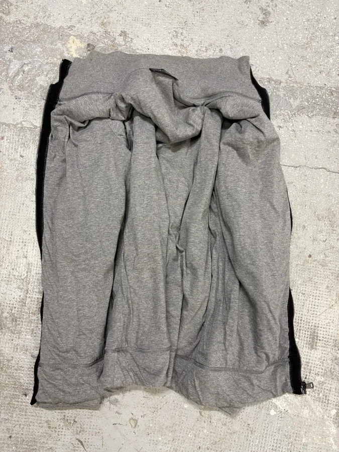 2000s Dolce & Gabbana Black Wool Zip Sweater - Image 7