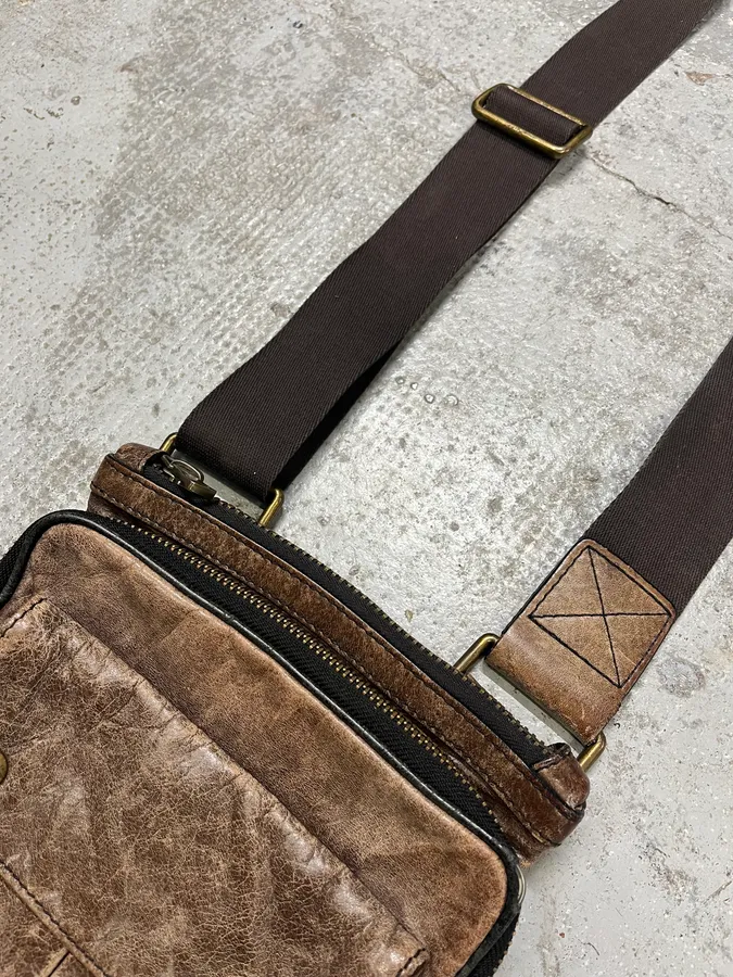 2000s Dolce & Gabbana Brown Faded Leather Shoulder Bag - Image 4