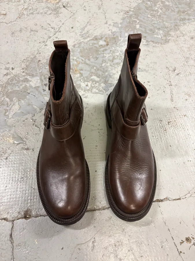 2000s Dolce & Gabbana Brown Leather Ankle Boots - Image 2