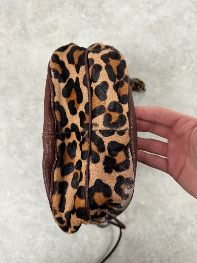 2000s Dolce & Gabbana Brown Leather Leopard Handle Bag - Image 11