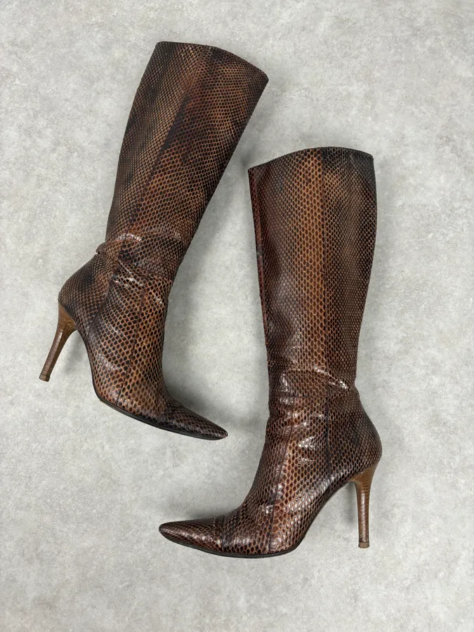 2000s Dolce & Gabbana Brown Python Leather Knee-High Heeled Boots - Image 7