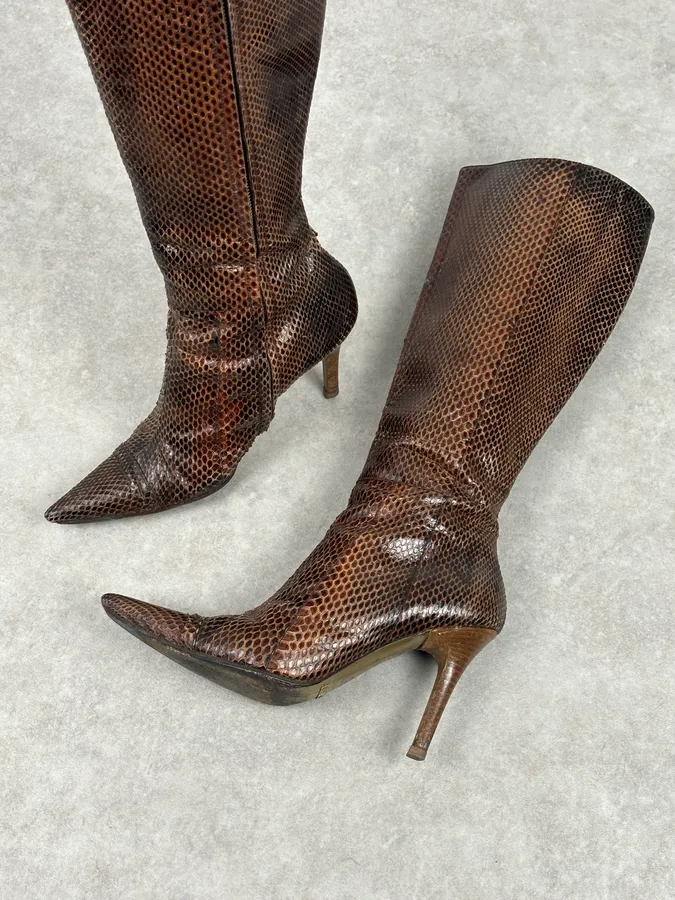 2000s Dolce & Gabbana Brown Python Leather Knee-High Heeled Boots - Image 8