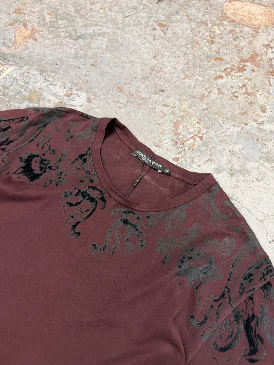 2000s Dolce & Gabbana Burgundy Velvet Ornament T-Shirt - Image 8