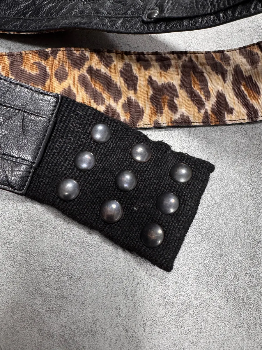 2000s Dolce & Gabbana Cargo Black Leather Butonned Belt - Image 5