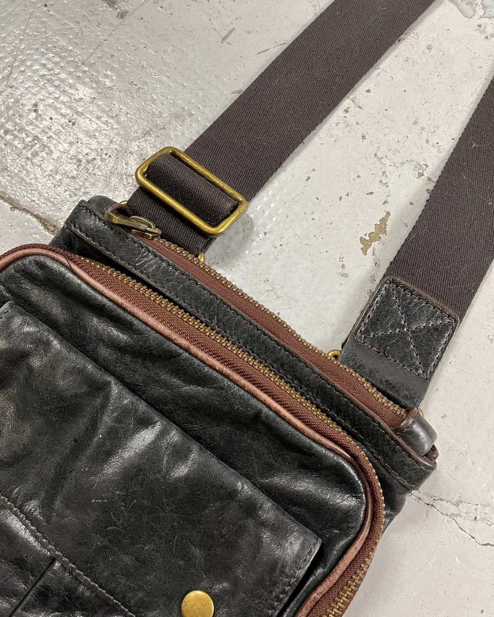 2000s Dolce & Gabbana Cargo Black Leather Shoulder Bag - Image 5