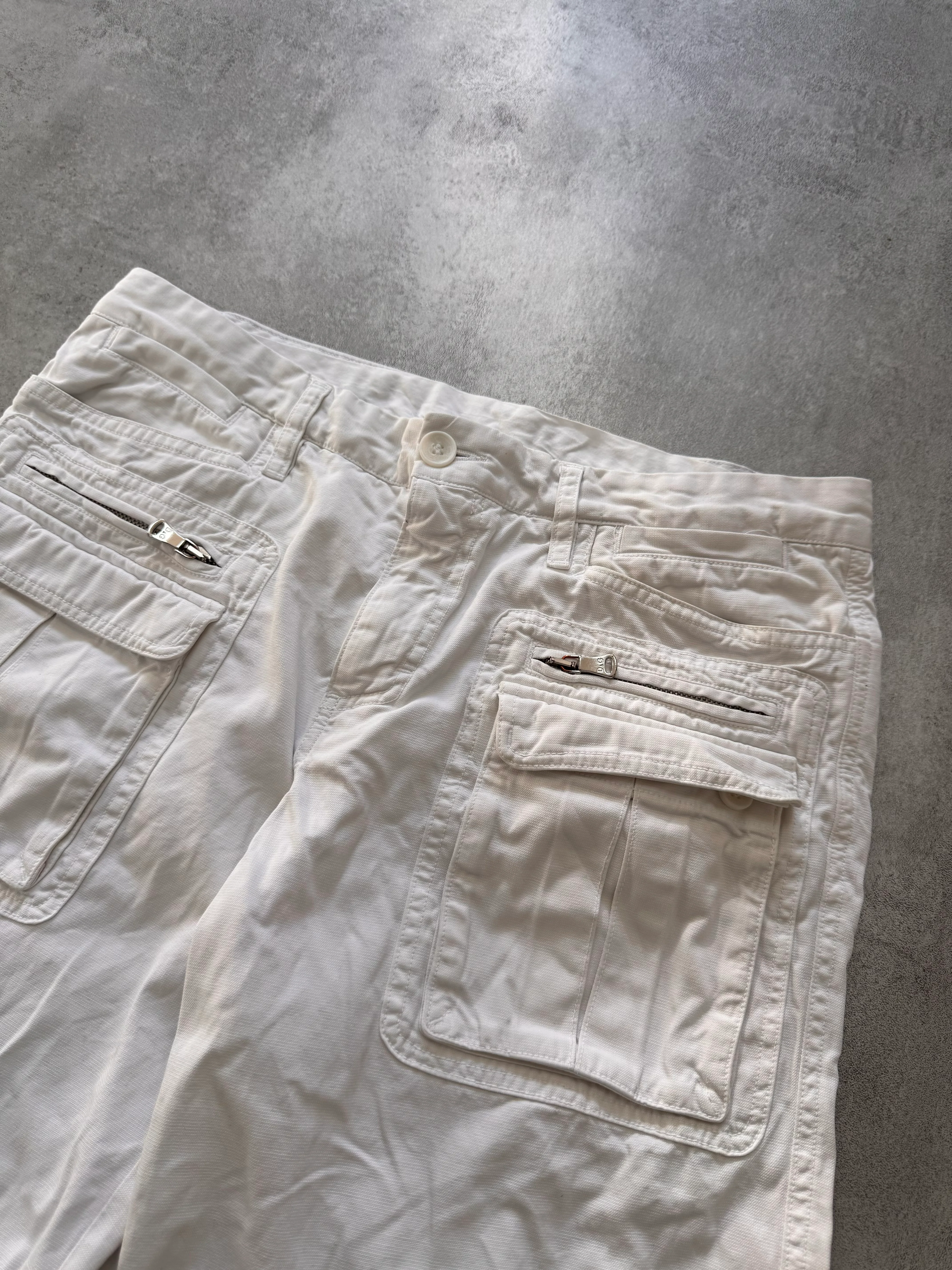 2000s Dolce & Gabbana Cargo White Short - Image 3
