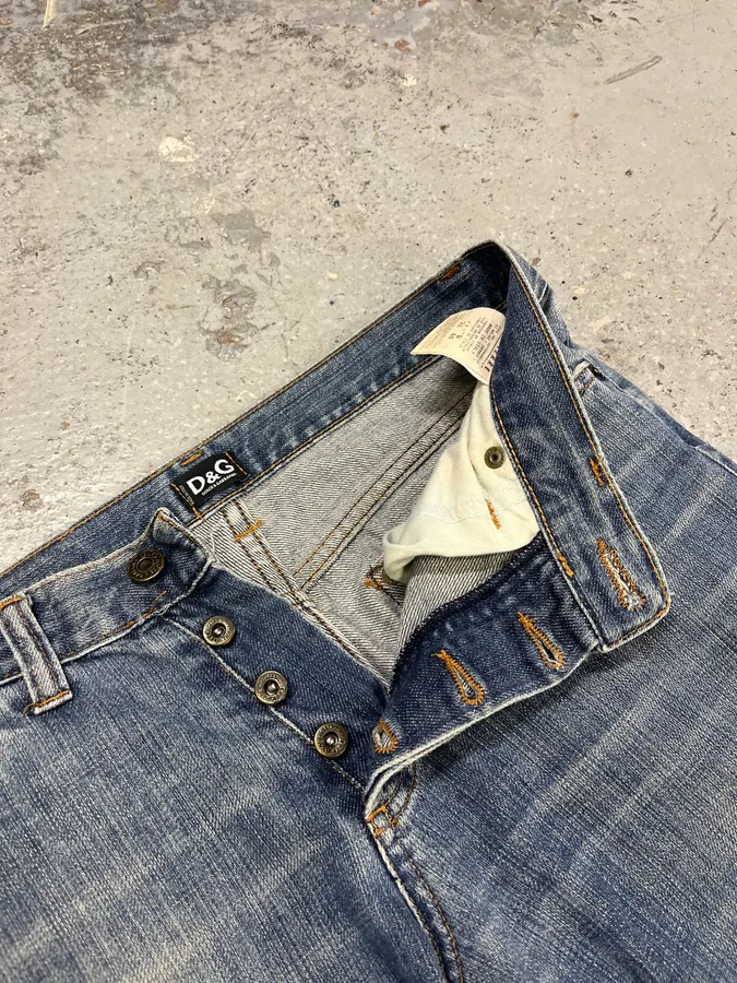 2000s Dolce & Gabbana Distressed Faded Blue Denim Jeans - Image 12