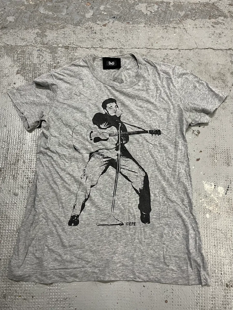 2000s Dolce & Gabbana Elvis Presley Grey T-Shirt - Image 4