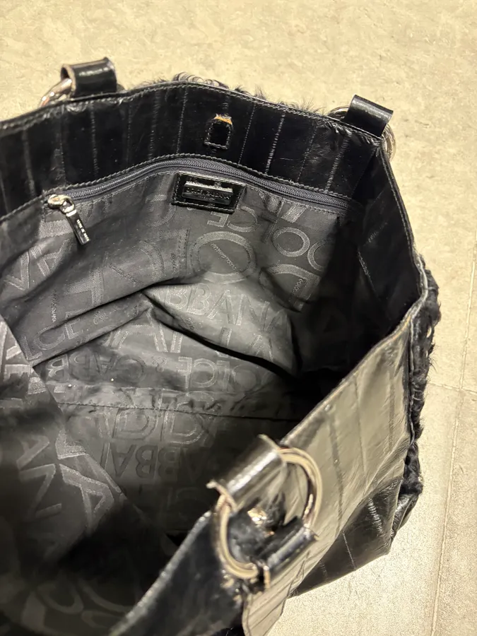 2000s Dolce & Gabbana Fur Studded Black Shiny Leather Handle Bag - Image 8