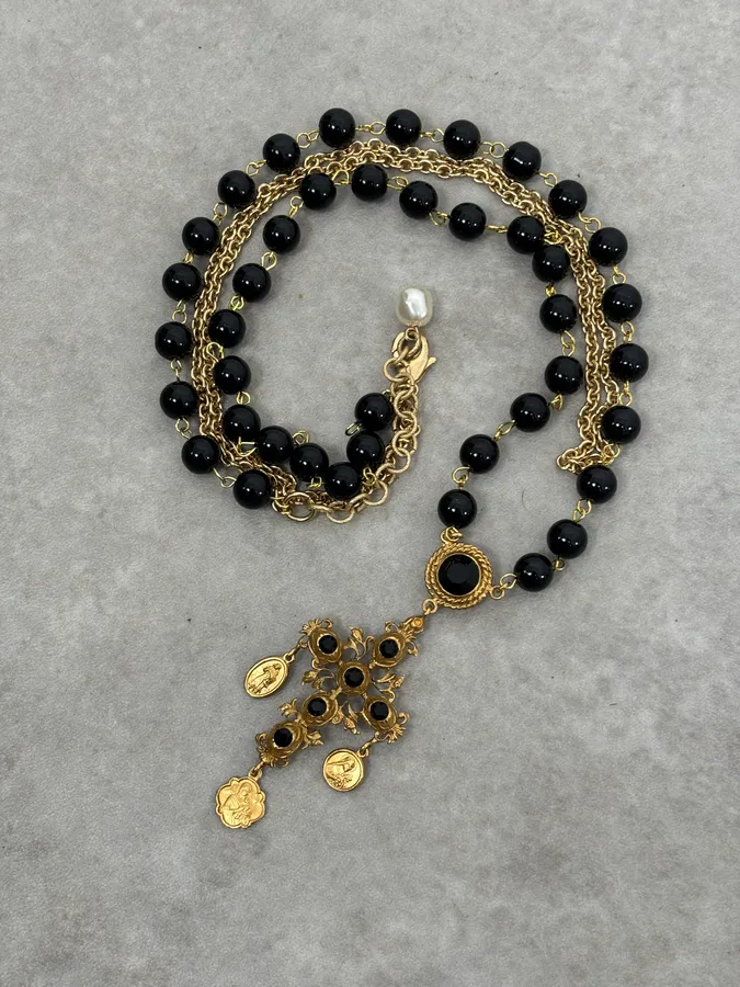 2000s Dolce & Gabbana Golden Baroque Sacred Cross Black Pearl Necklace - Image 5
