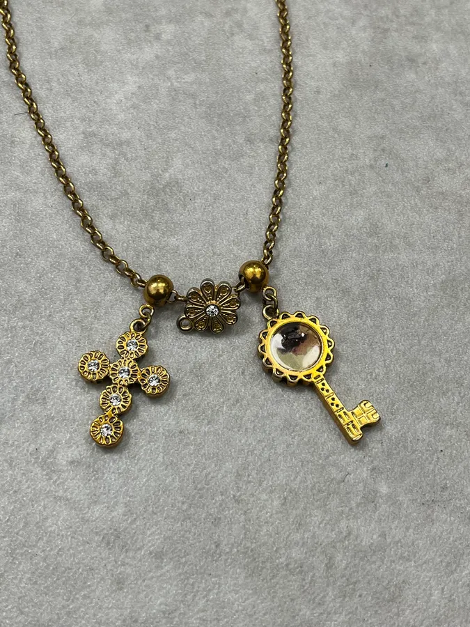 2000s Dolce & Gabbana Golden KeyChain Multi-Pendant Necklace - Image 4