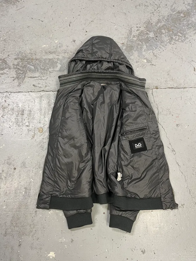 2000s Dolce & Gabbana Grey Astro Puffer Jacket - Image 8
