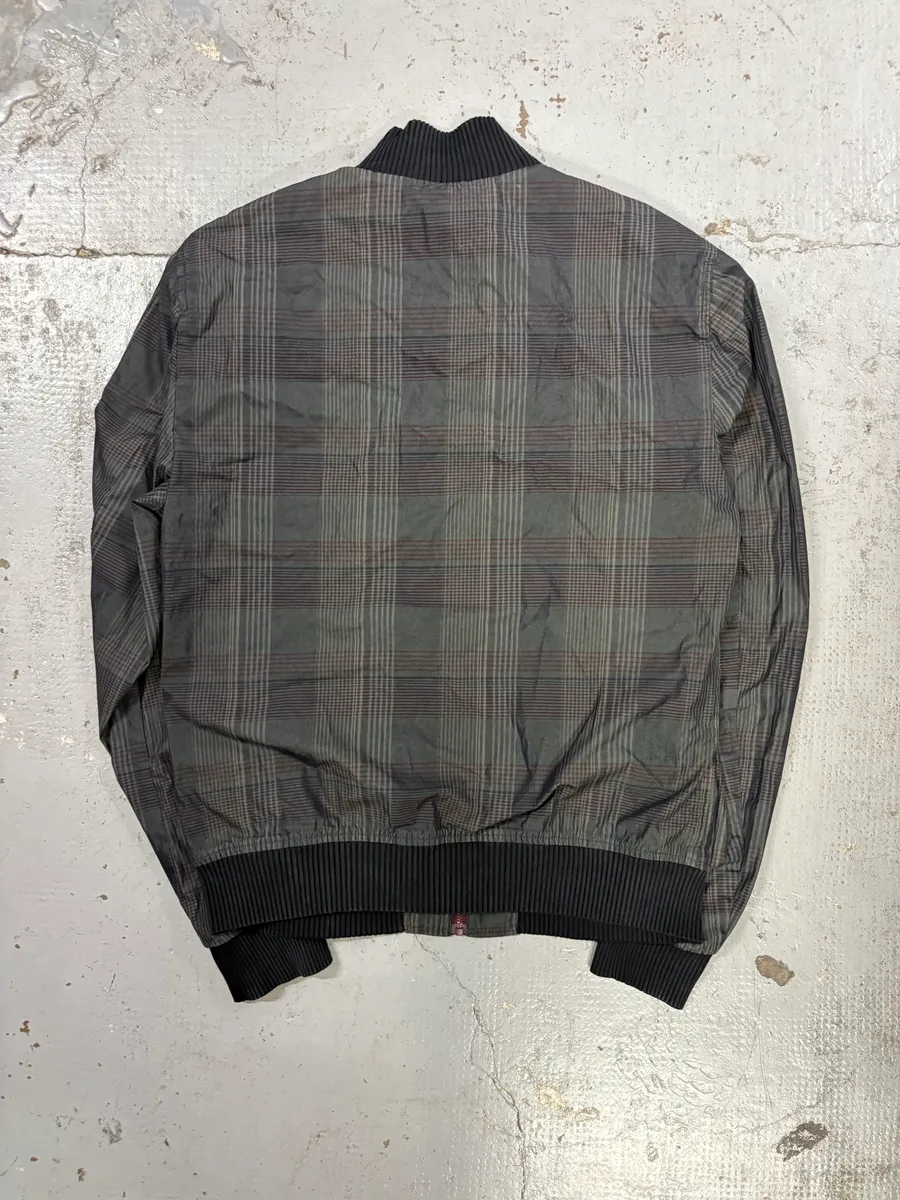 2000s Dolce & Gabbana Grey Checkered Nylon Jacket - Image 5