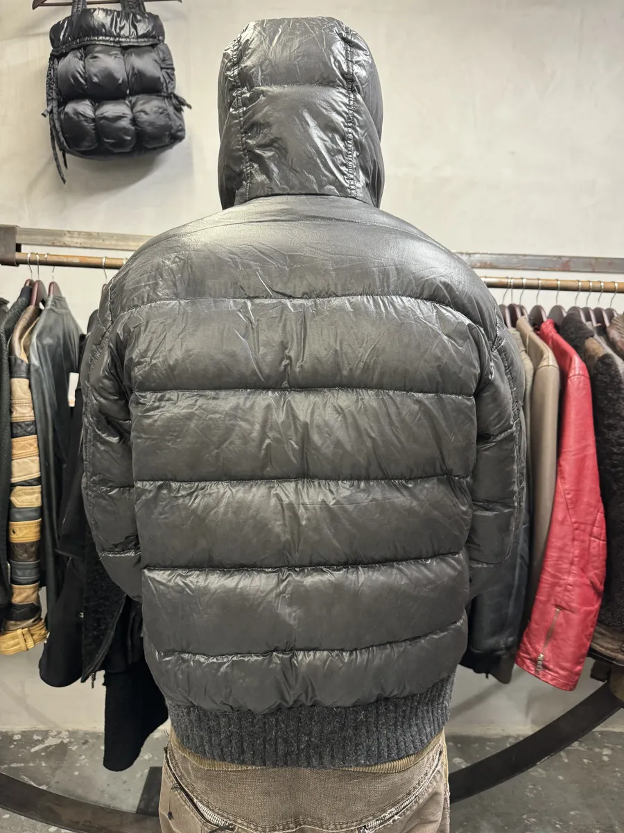 2000s Dolce & Gabbana Grey Eroded Puffer Jacket - Image 4