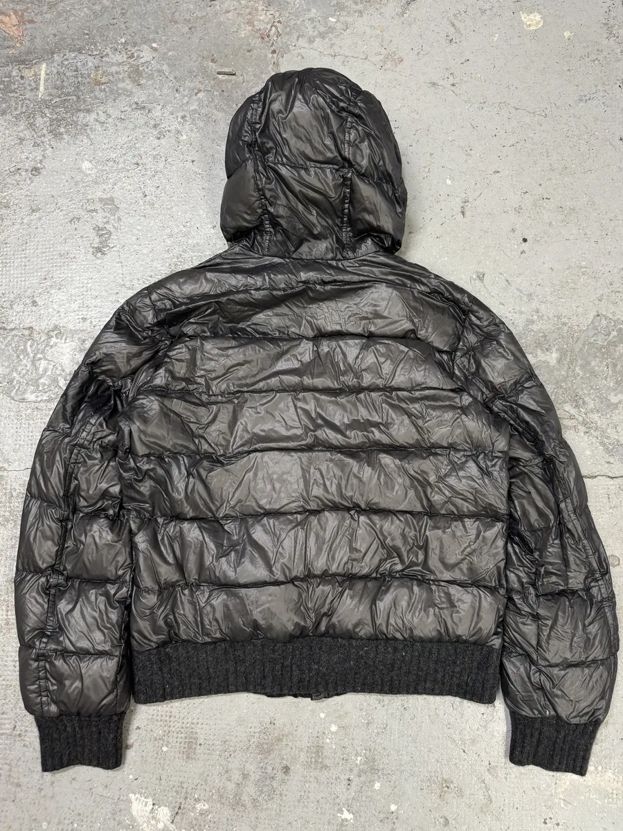 2000s Dolce & Gabbana Grey Eroded Puffer Jacket - Image 5