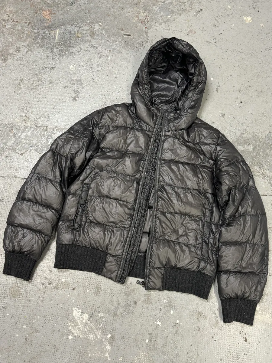 2000s Dolce & Gabbana Grey Eroded Puffer Jacket - Image 9