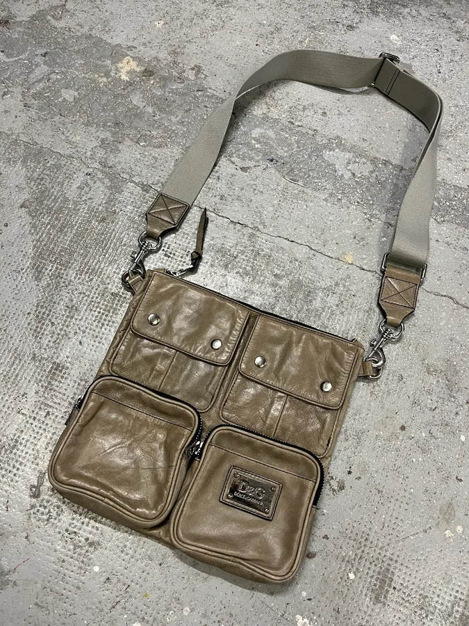2000s Dolce & Gabbana Grey Leather Cargo Shoulder Bag - Image 3
