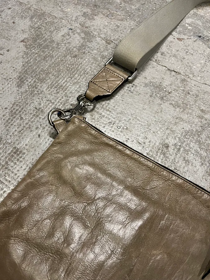 2000s Dolce & Gabbana Grey Leather Cargo Shoulder Bag - Image 9
