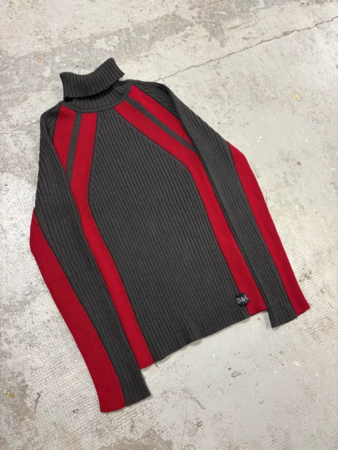 2000s Dolce & Gabbana Grey & Red Turtleneck - Image 4