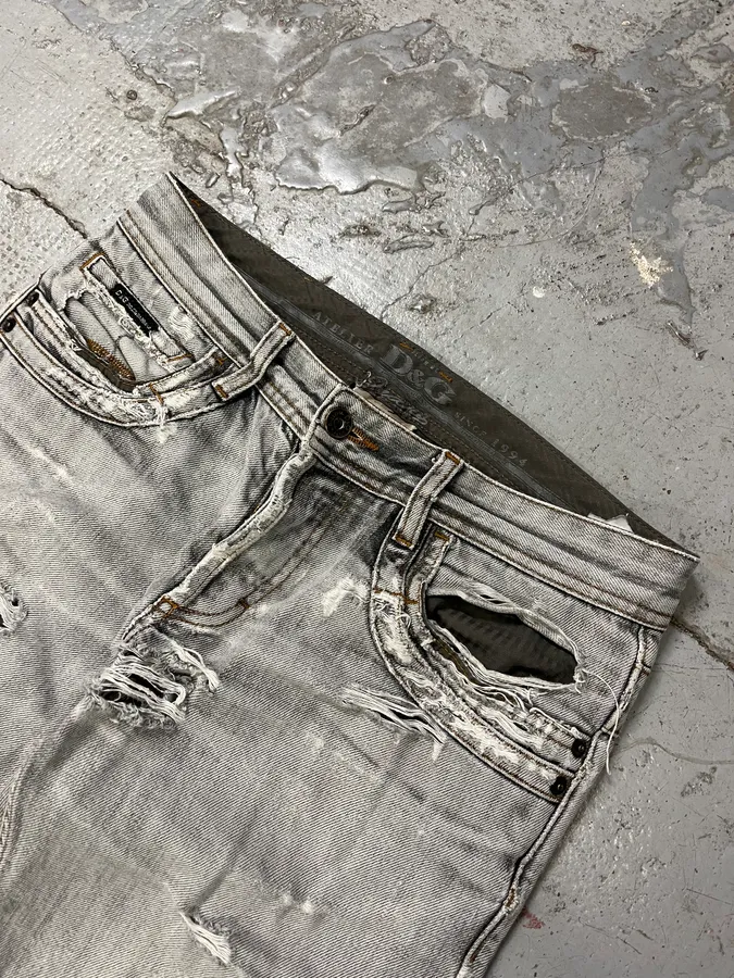 2000s Dolce & Gabbana Grey Ripped Denim Jeans - Image 5