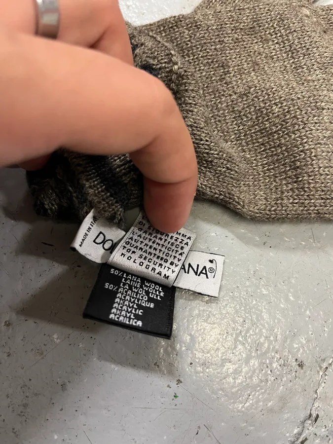 2000s Dolce & Gabbana Grey Wool Gloves - Image 8