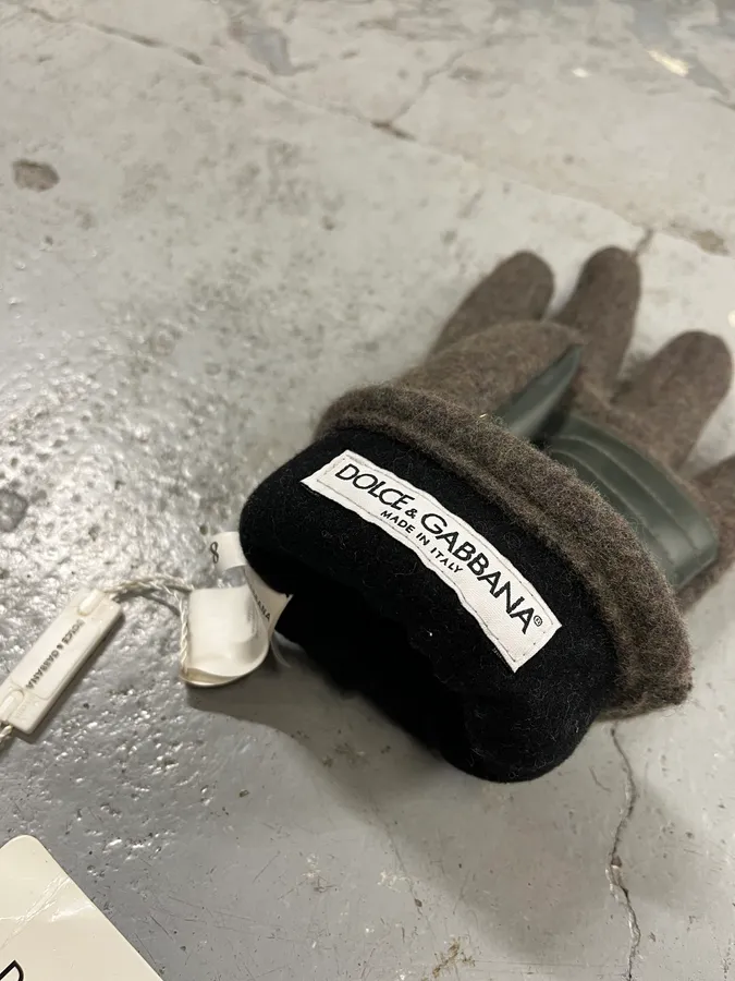 2000s Dolce & Gabbana Grey Wool & Leather Gloves - Image 7