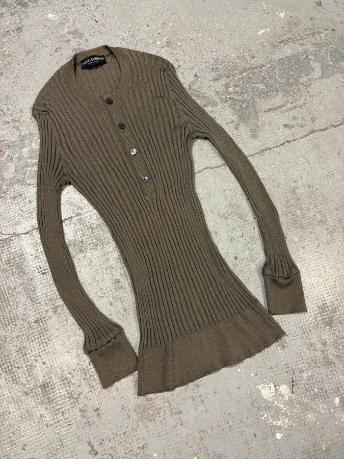 2000s Dolce & Gabbana Henley Khaki Buttoned Longsleeves - Image 4