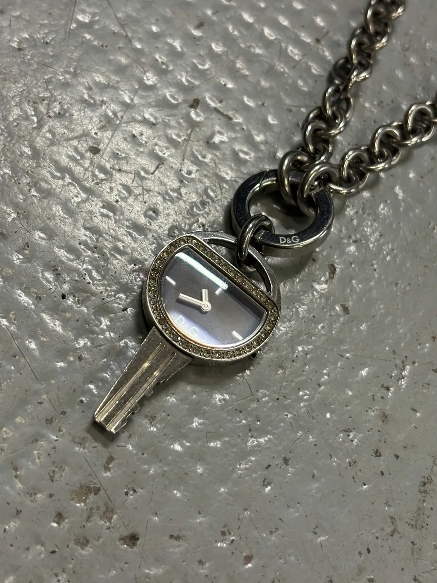 2000s Dolce & Gabbana Key Watch Pendant Necklace - Image 4