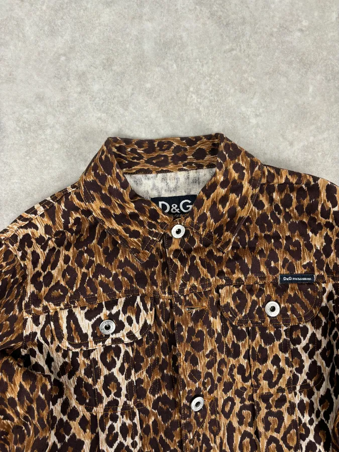 2000s Dolce & Gabbana Leopard Print Denim Jacket - Image 4