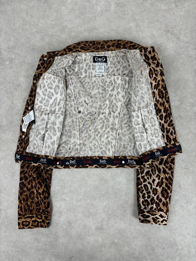 2000s Dolce & Gabbana Leopard Print Denim Jacket - Image 7