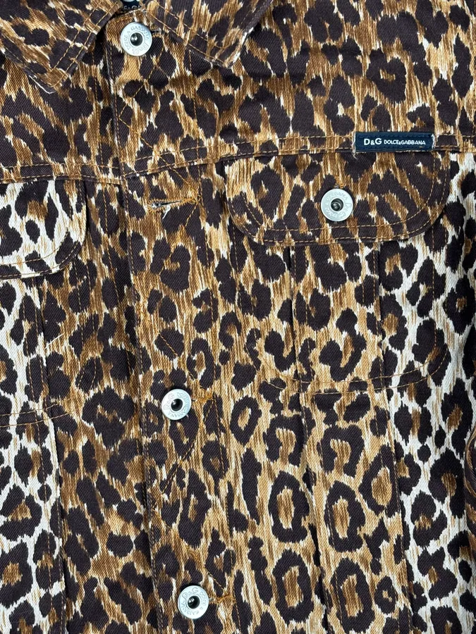 2000s Dolce & Gabbana Leopard Print Denim Jacket - Image 8
