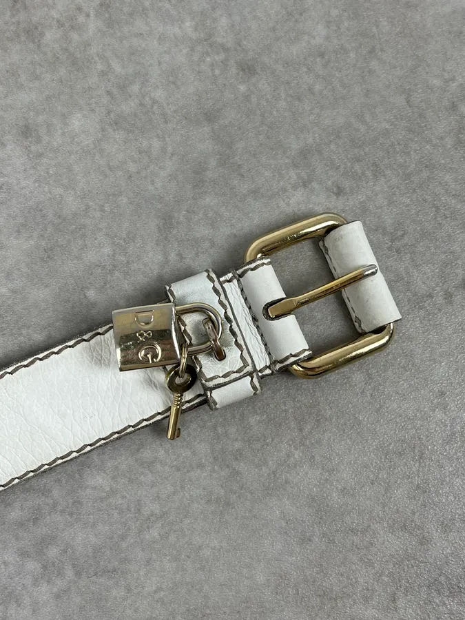 2000s Dolce & Gabbana Lock Buckle White Leather Belt - Image 5