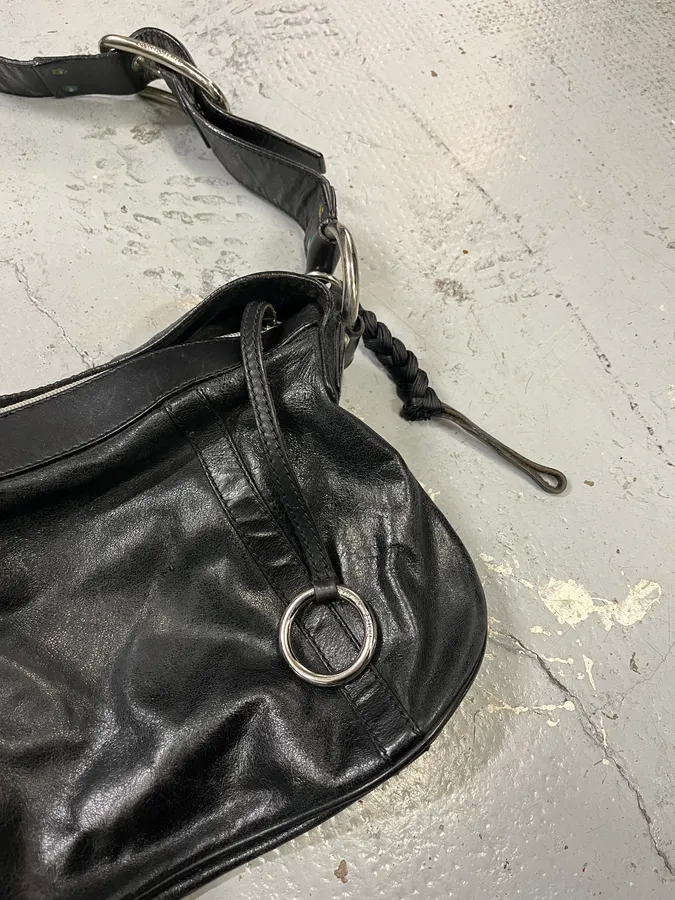 2000s Dolce & Gabbana Minimalist Black Leather Shoulder Bag - Image 4