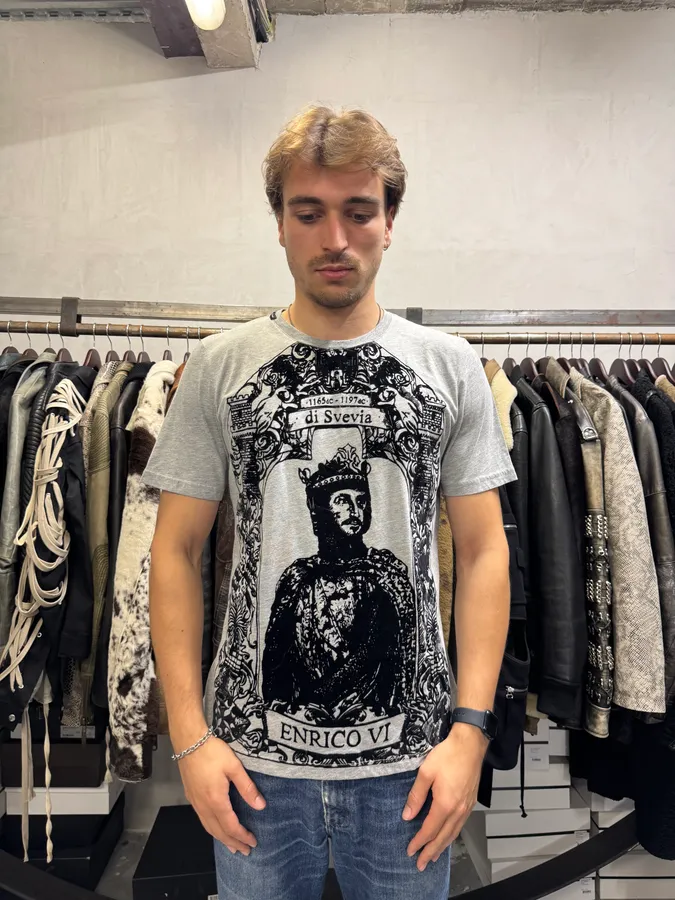 2000s Dolce & Gabbana Monarchy King Grey T-Shirt - Image 2