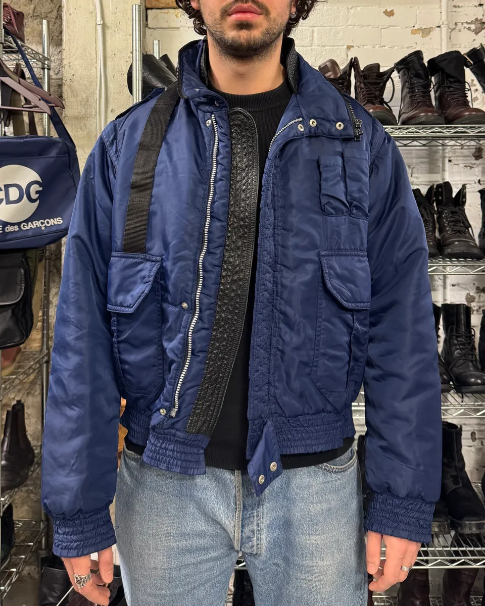 2000s Dolce & Gabbana Navy Bomber Jacket with Detachable Sleeves - Image 17