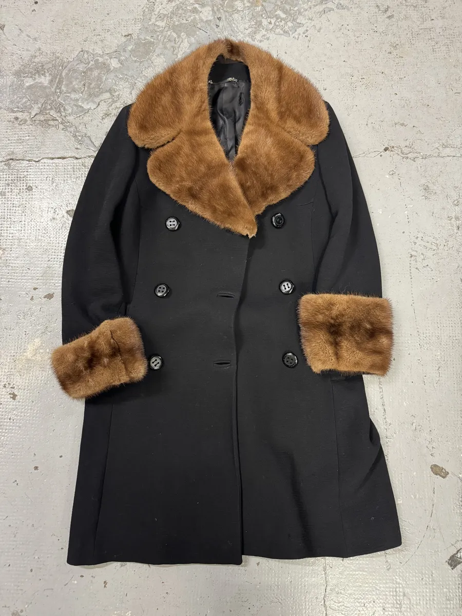 2000s Dolce & Gabbana Navy Royal Fur Collar Long Jacket - Image 2