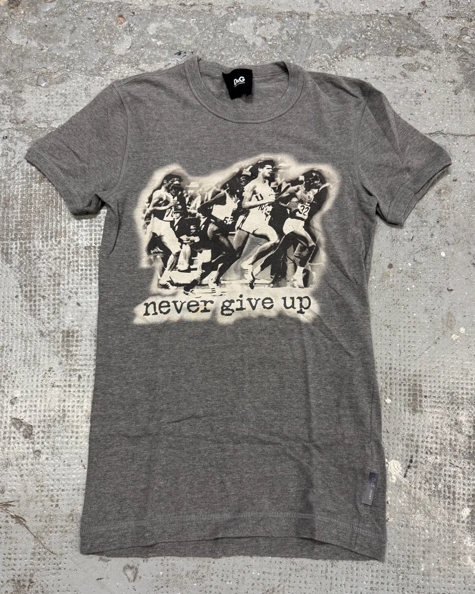 2000s Dolce & Gabbana Never Give Up Runners Grey T-Shirt