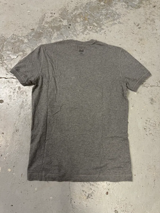 2000s Dolce & Gabbana Provocative Naked Lady Grey T-Shirt - Image 5