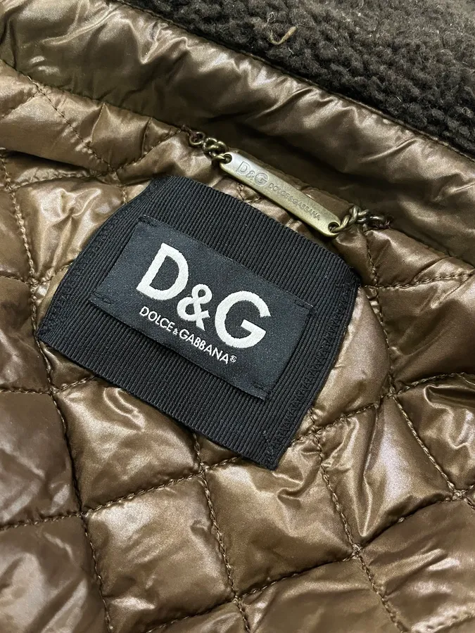 2000s Dolce & Gabbana Quilted Brown Mafia Puffer Jacket - Image 9