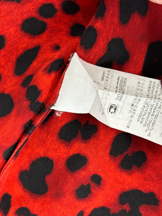 2000s Dolce & Gabbana Red Silk Leopard Print Shirt - Image 11