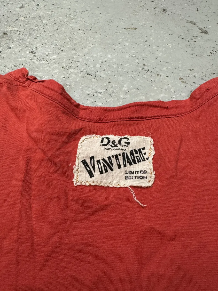 2000s Dolce & Gabbana Red Spain Bull T-Shirt - Image 5