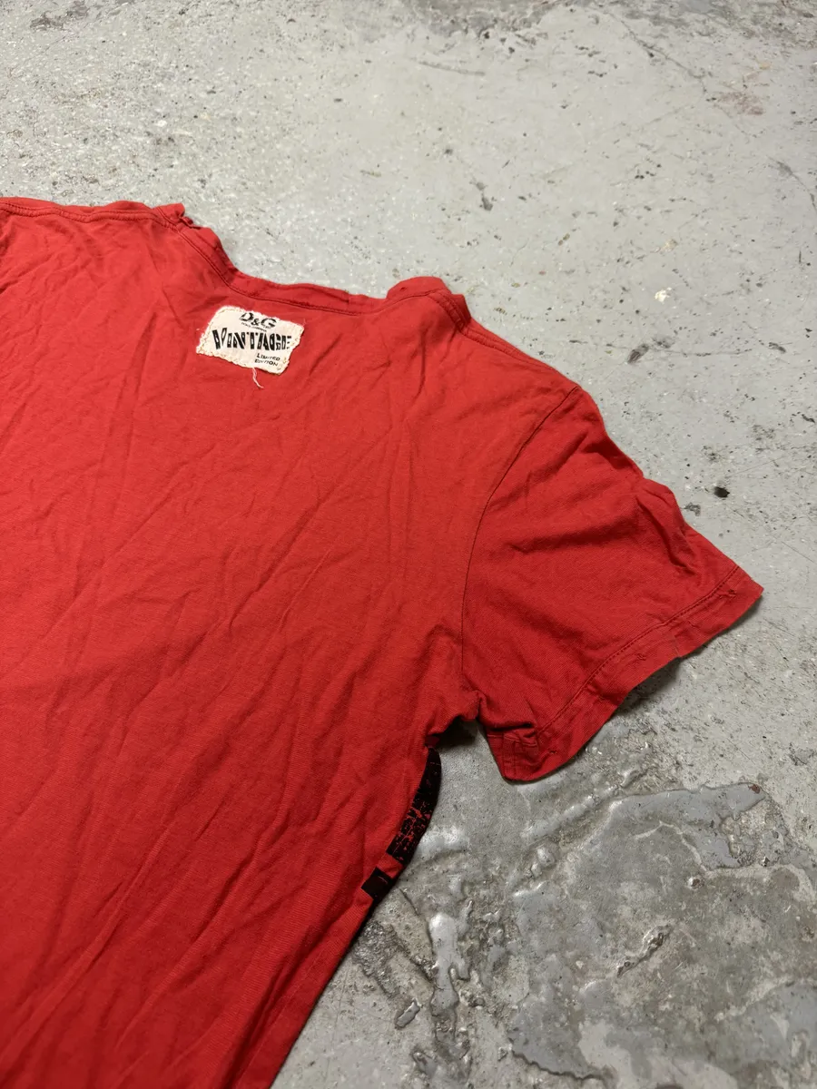 2000s Dolce & Gabbana Red Spain Bull T-Shirt - Image 6