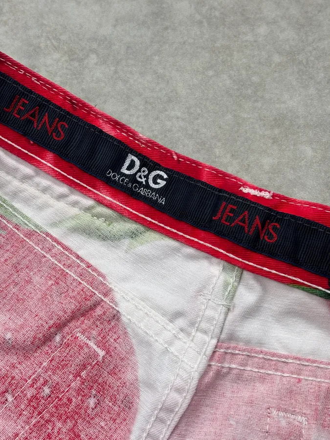2000s Dolce & Gabbana Red White Strawberry Short Pants - Image 11