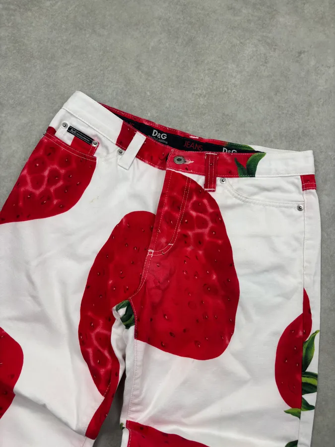 2000s Dolce & Gabbana Red White Strawberry Short Pants - Image 5
