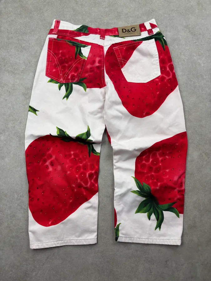 2000s Dolce & Gabbana Red White Strawberry Short Pants - Image 6