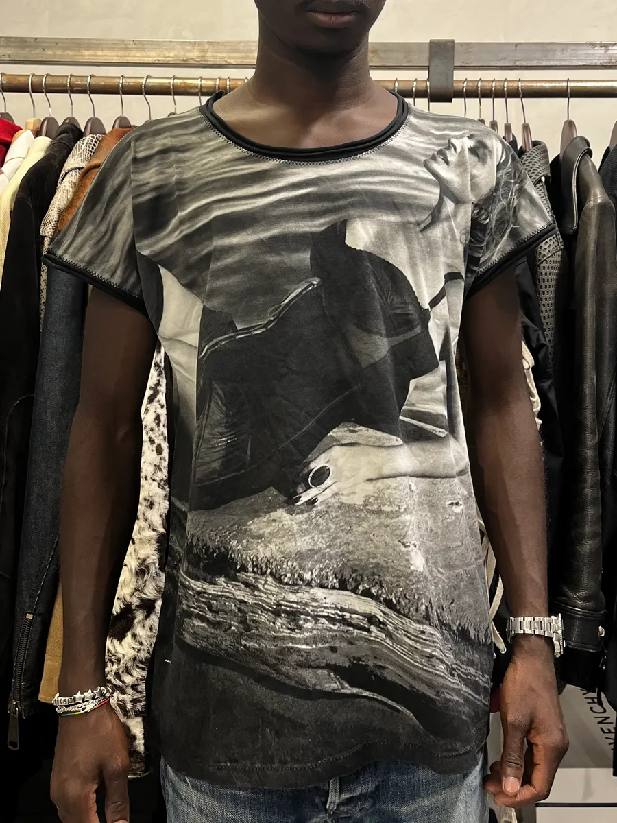 2000s Dolce & Gabbana Relaxed Woman Black T-Shirt - Image 2