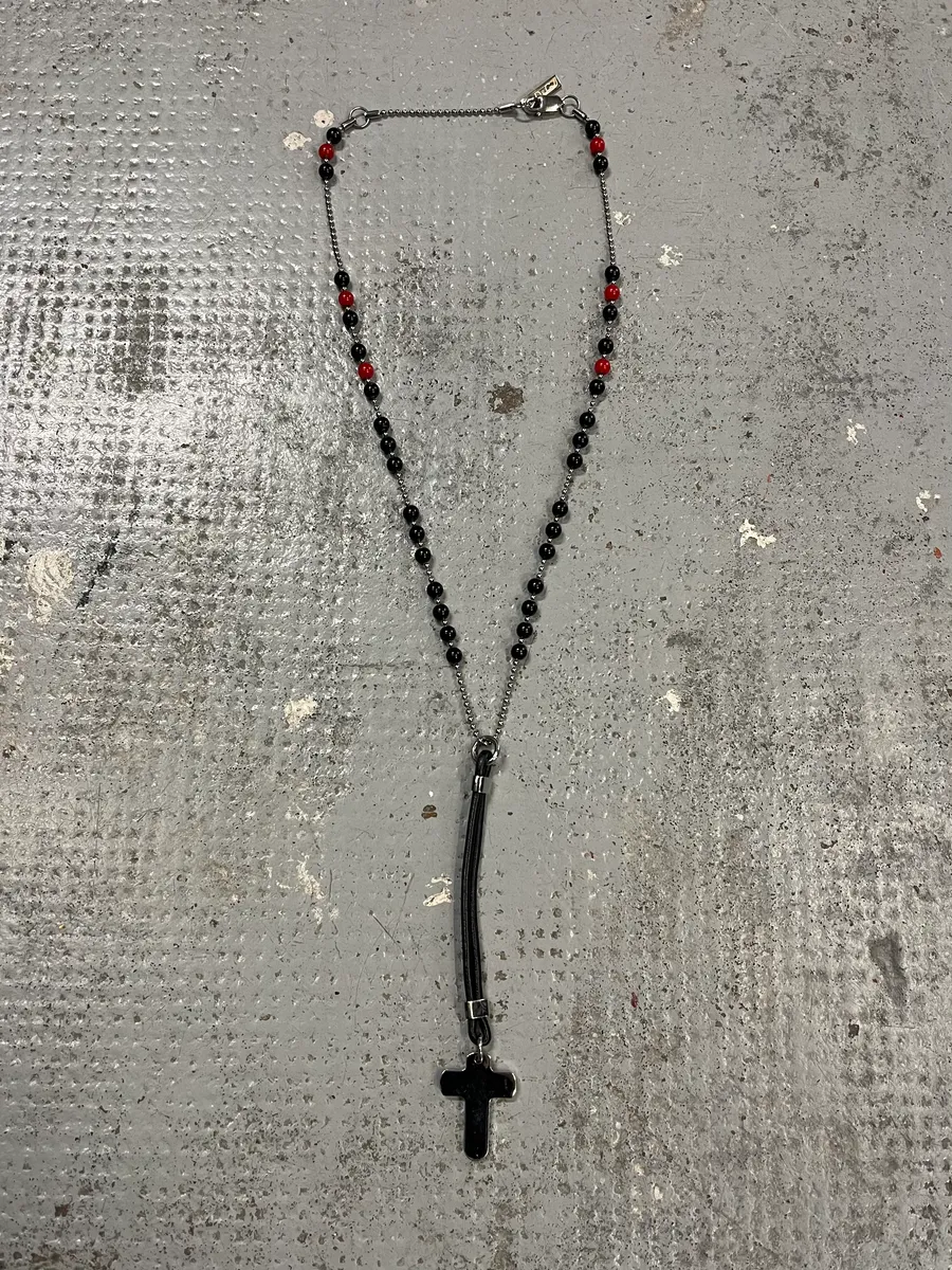 2000s Dolce & Gabbana Rosary Red & Black Beaded Cross Necklace - Image 5