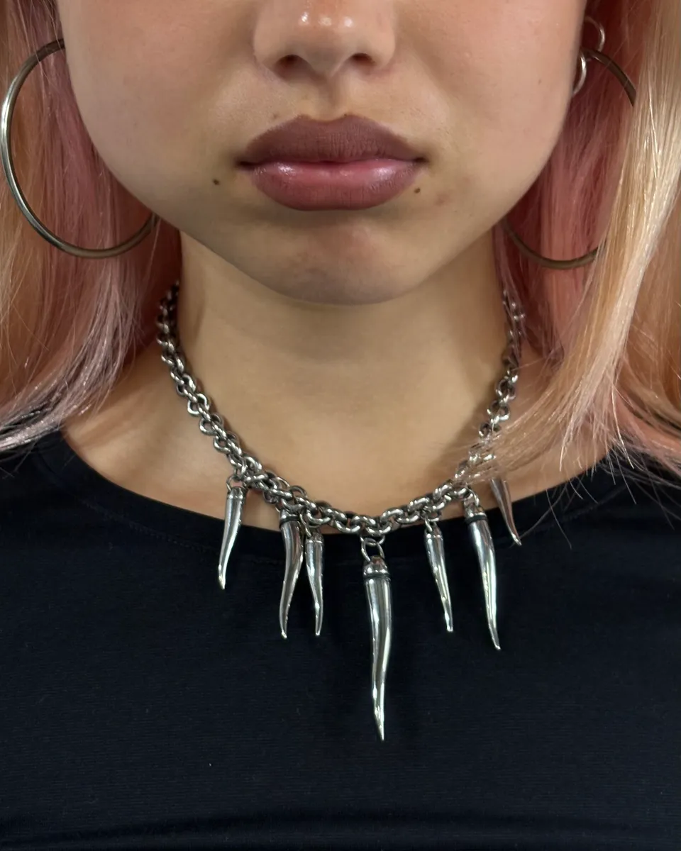 2000s Dolce & Gabbana Silver Grey Metal Spike Teeth Pendant Necklace - Image 2