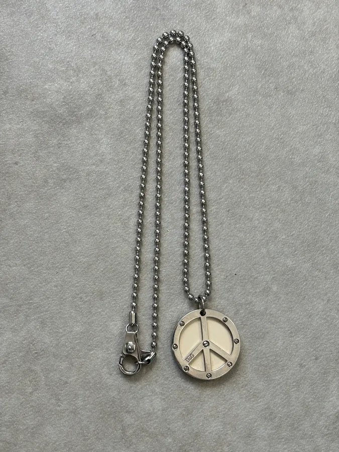 2000s Dolce & Gabbana Silver Metal Peace Sign Necklace - Image 4